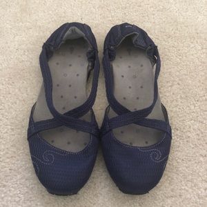 Ahnu Hiking/Gardening shoes